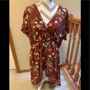Torrid Floral Hi-low hem babydoll tunic Size 1 NWT